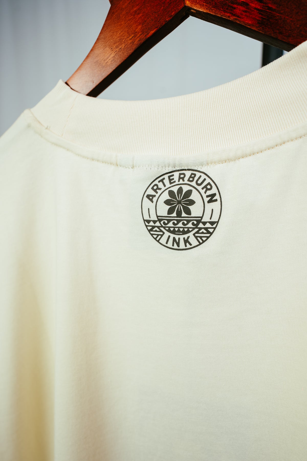 Manulua Tee Sand - Heavyweight Oversized Graphic Tee