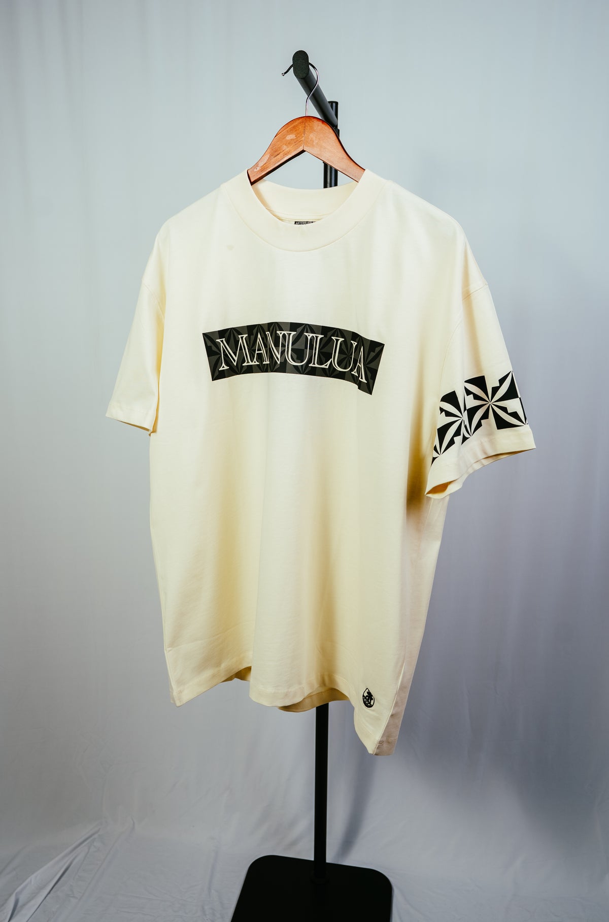 Manulua Tee Sand - Heavyweight Oversized Graphic Tee
