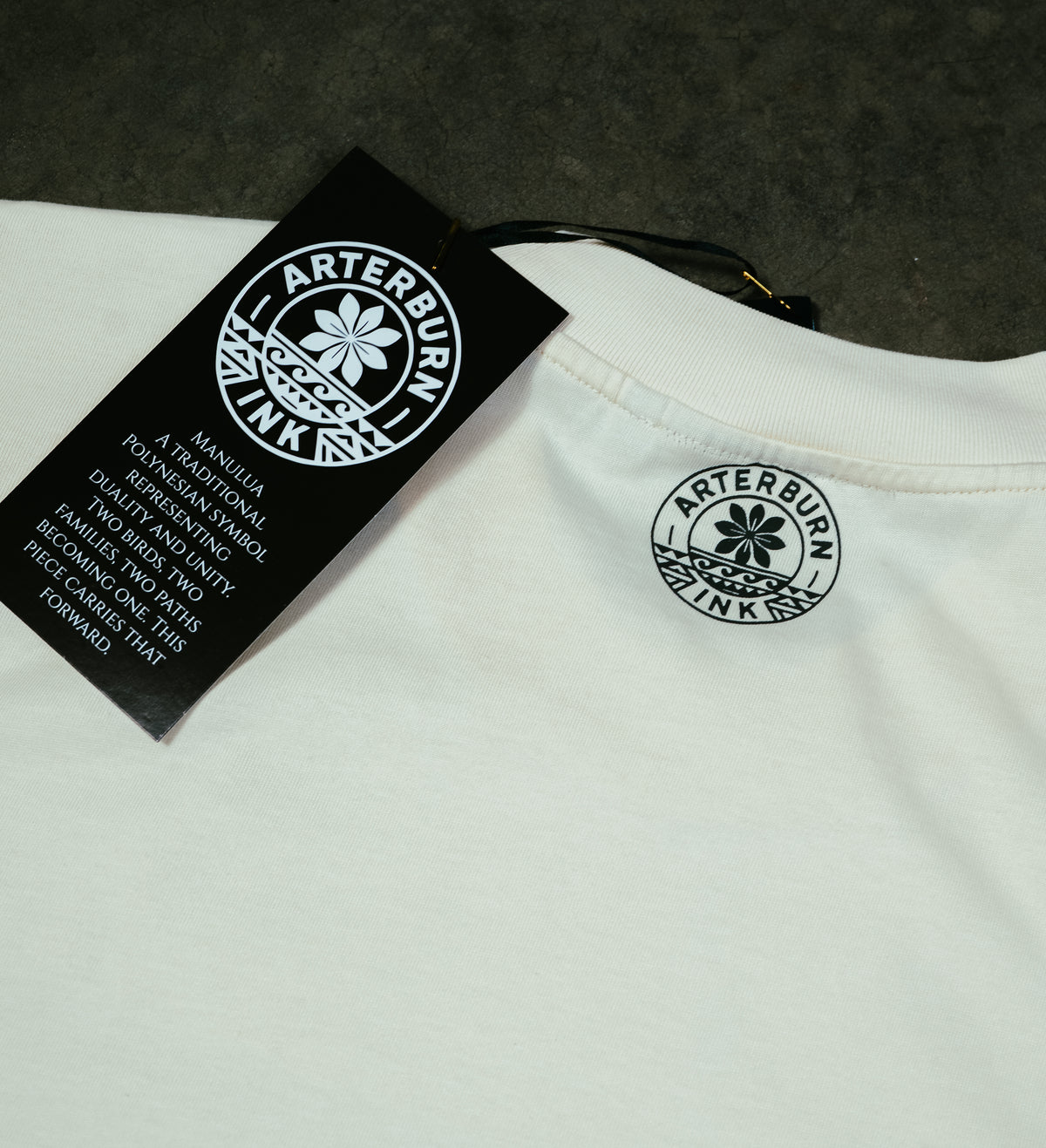 Manulua Tee Sand - Heavyweight Oversized Graphic Tee