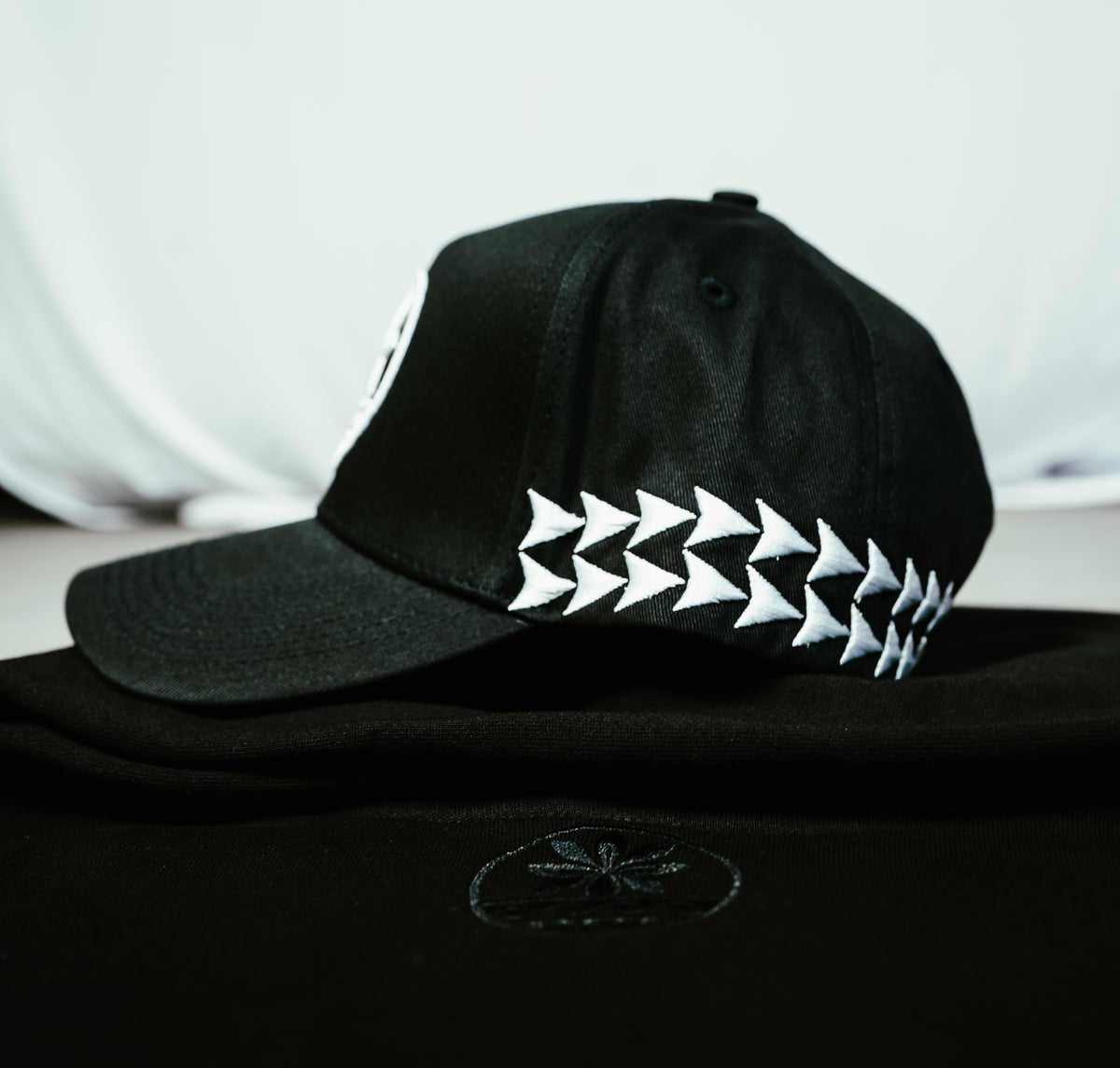 Mako 5 Panel Hat - Black