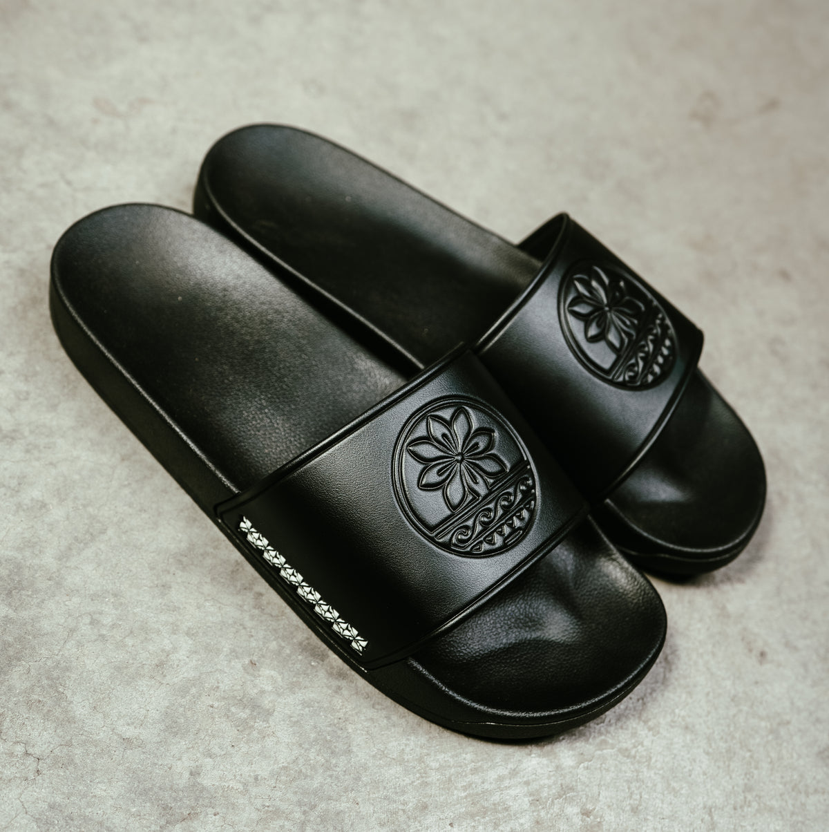 Manulua Slides - Ink Black