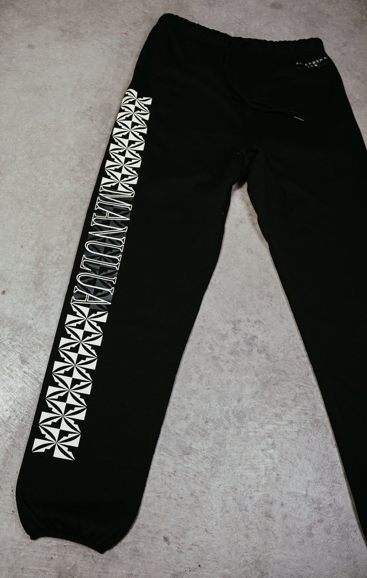 Manulua Sweatpant - Ink Black