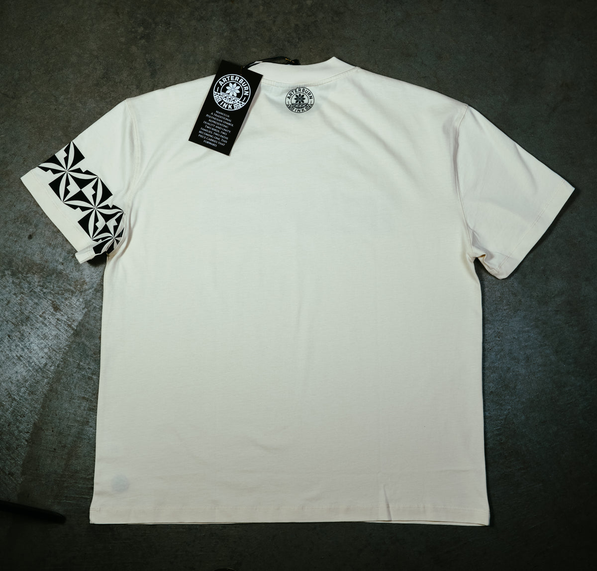 Manulua Tee Sand - Heavyweight Oversized Graphic Tee