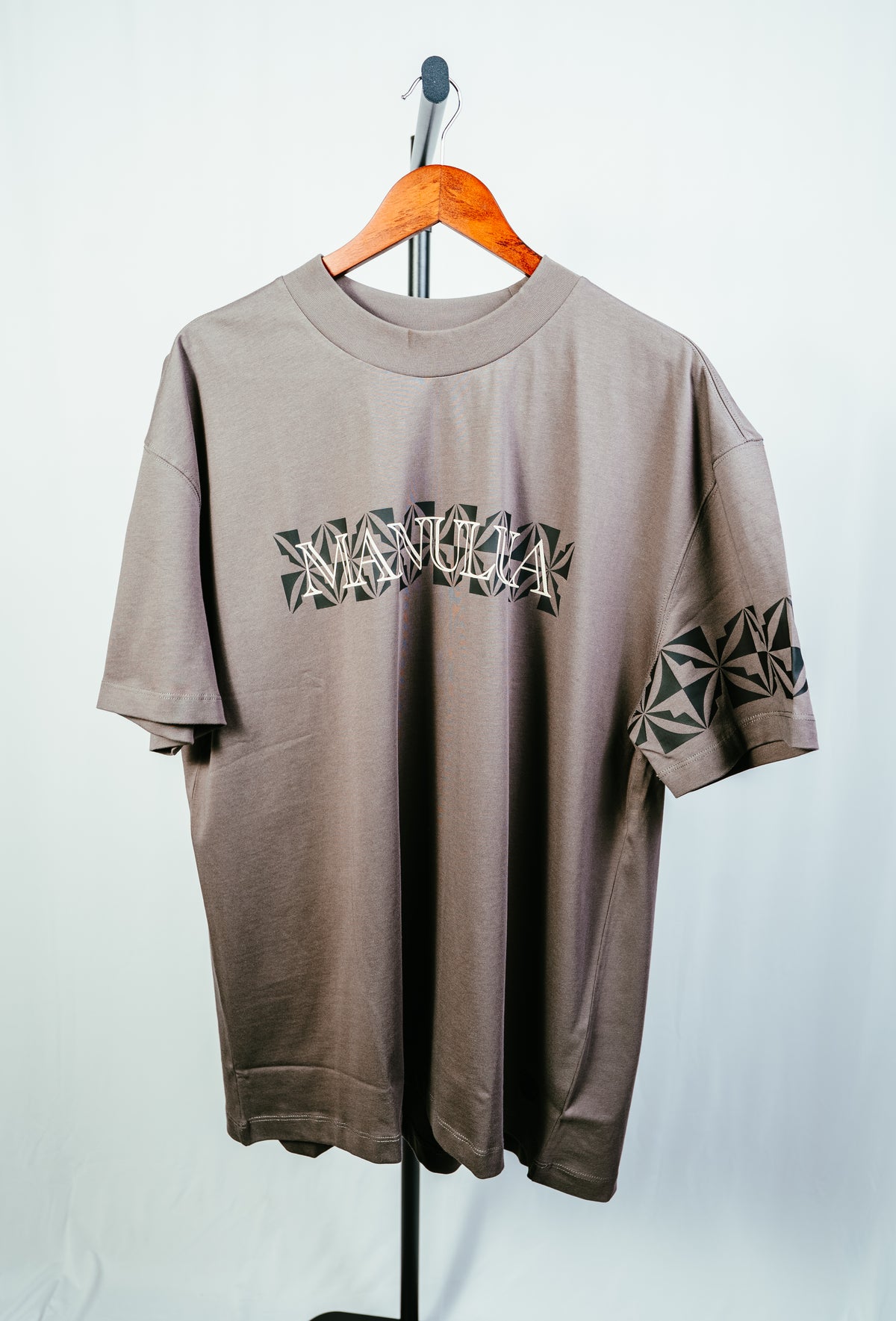 Manulua Tee Stone - Heavyweight Oversized Graphic Tee