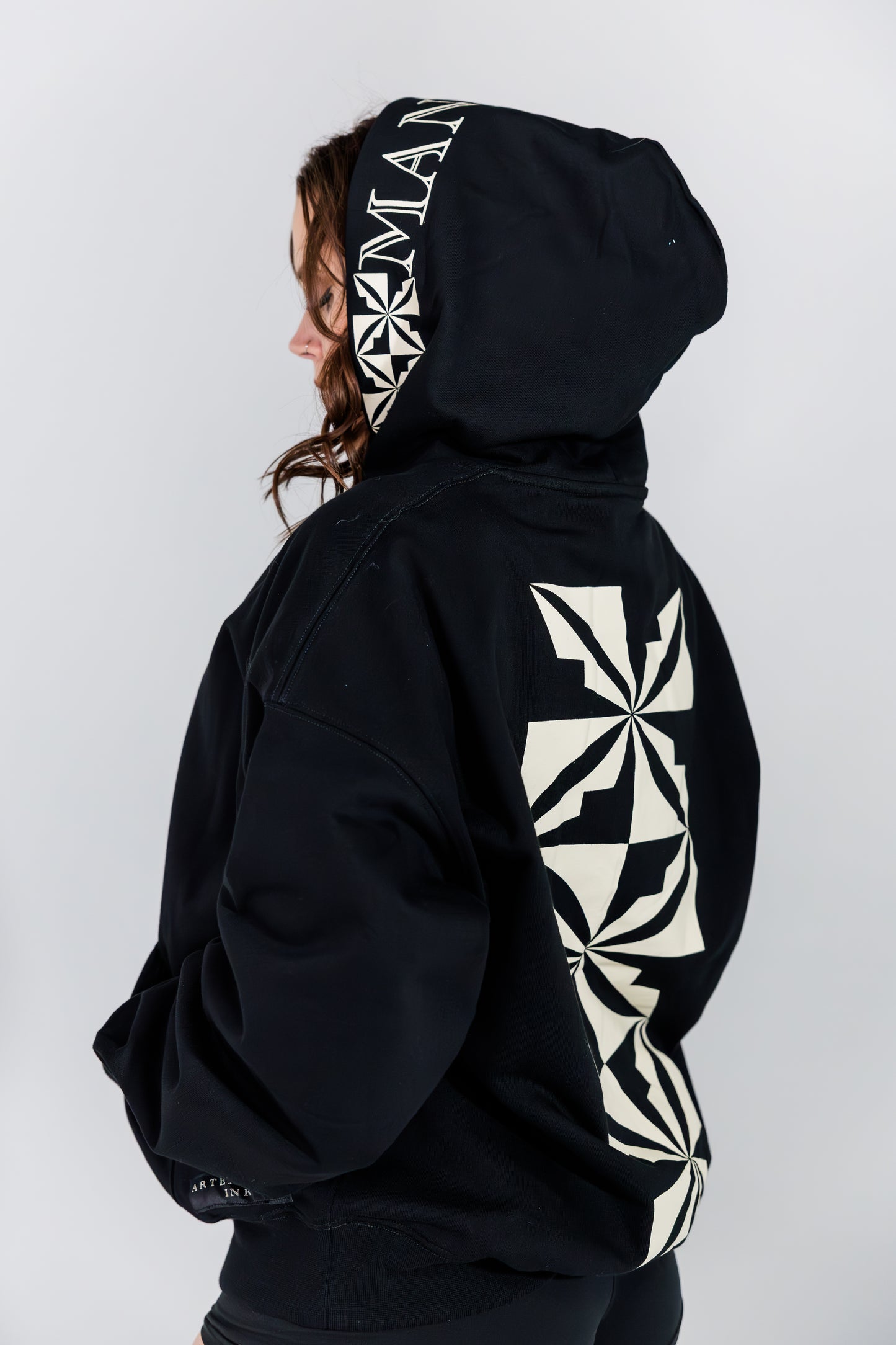 Manulua Hoodie – Ink Black
