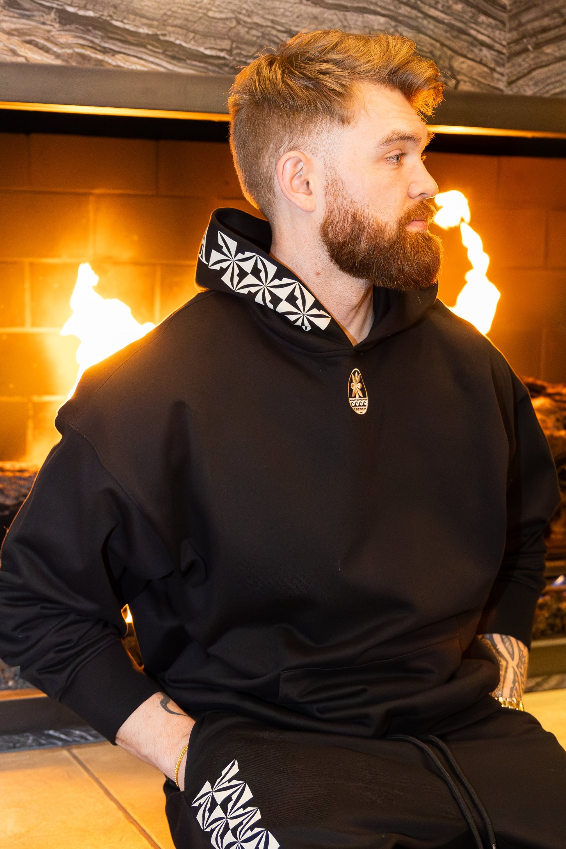 Manulua Sweatpants and hoodie